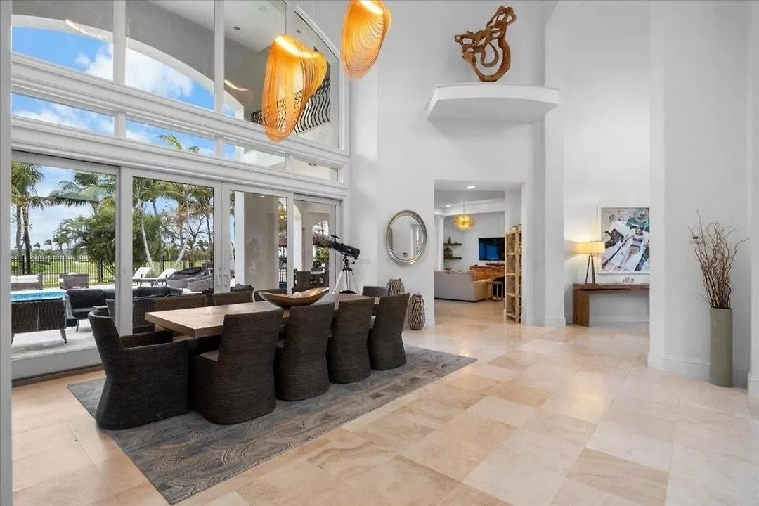 Luxury Villa In Nassau